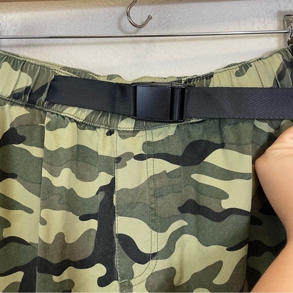 Pam & Gela Green Camouflage Print Cargo Cropped Military Pull On Pants Size S - Picture 5 of 13
